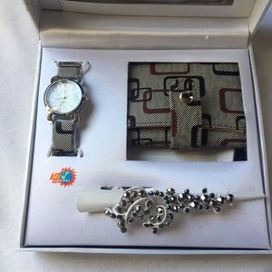 Montres Carlo Kit.

the watch needs batteries